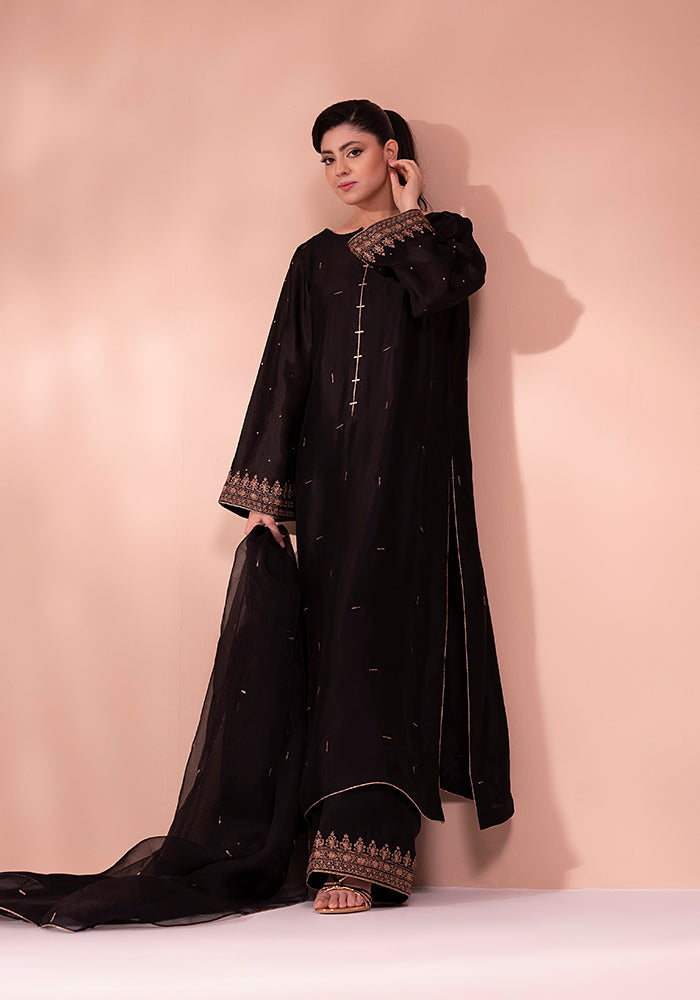 Zouq, the art of luxurious threads
