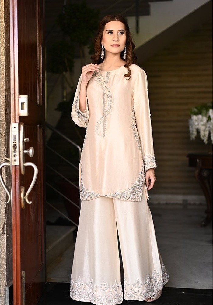 Qirat Babar wearing Moonstone by Virsaay